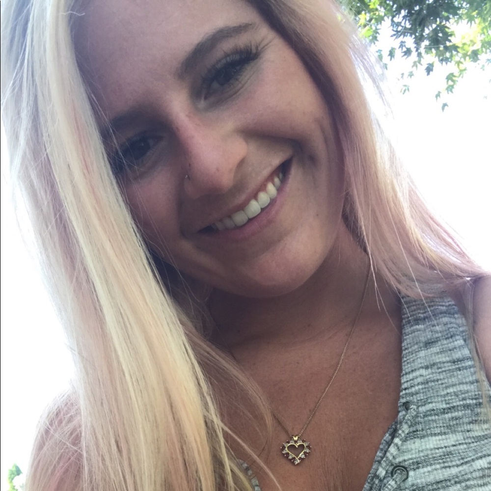 Meet your Posher, Melissa